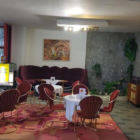 Hotel Apollo Valašské Meziříčí Esterno foto