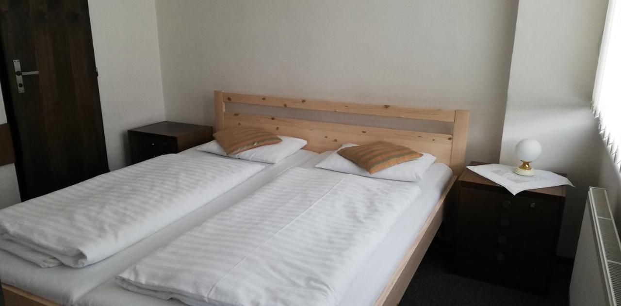 Hotel Apollo Valašské Meziříčí Esterno foto
