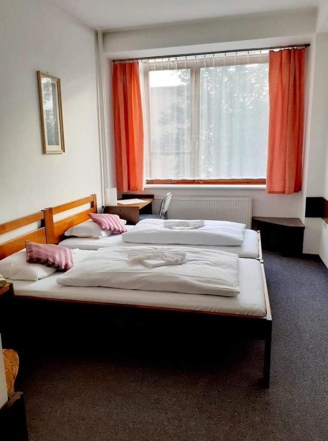 Hotel Apollo Valašské Meziříčí Esterno foto