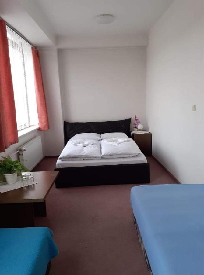 Hotel Apollo Valašské Meziříčí Esterno foto